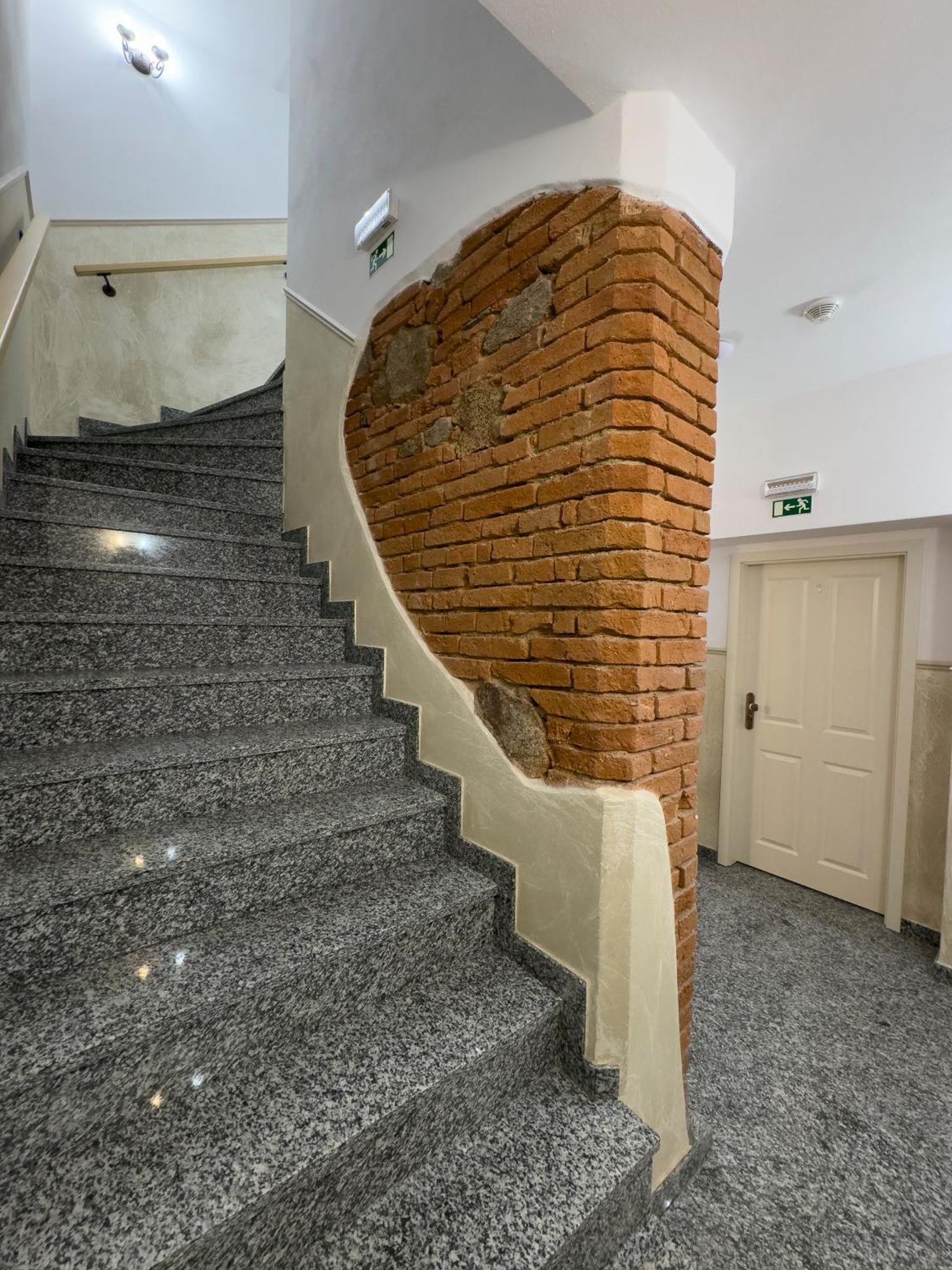 Yemenites Apartments Klatovy Exterior foto